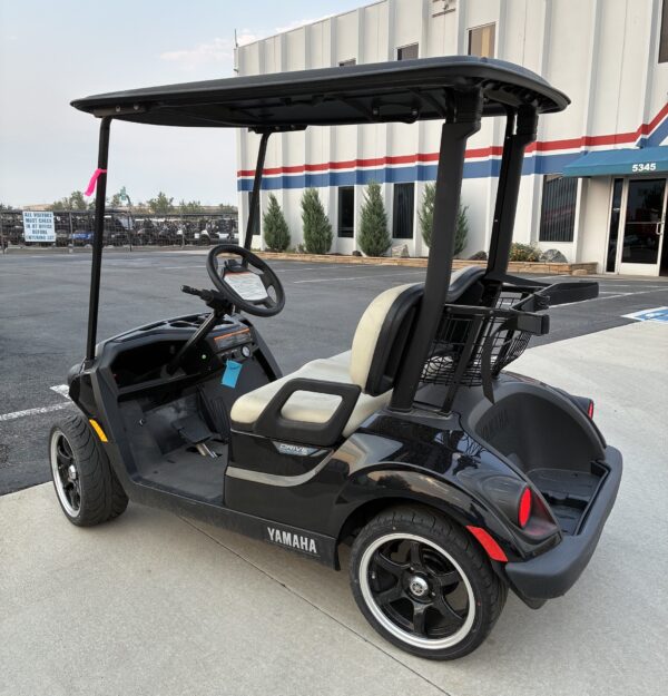 2023 Yamaha PTV Black Electric - Image 4